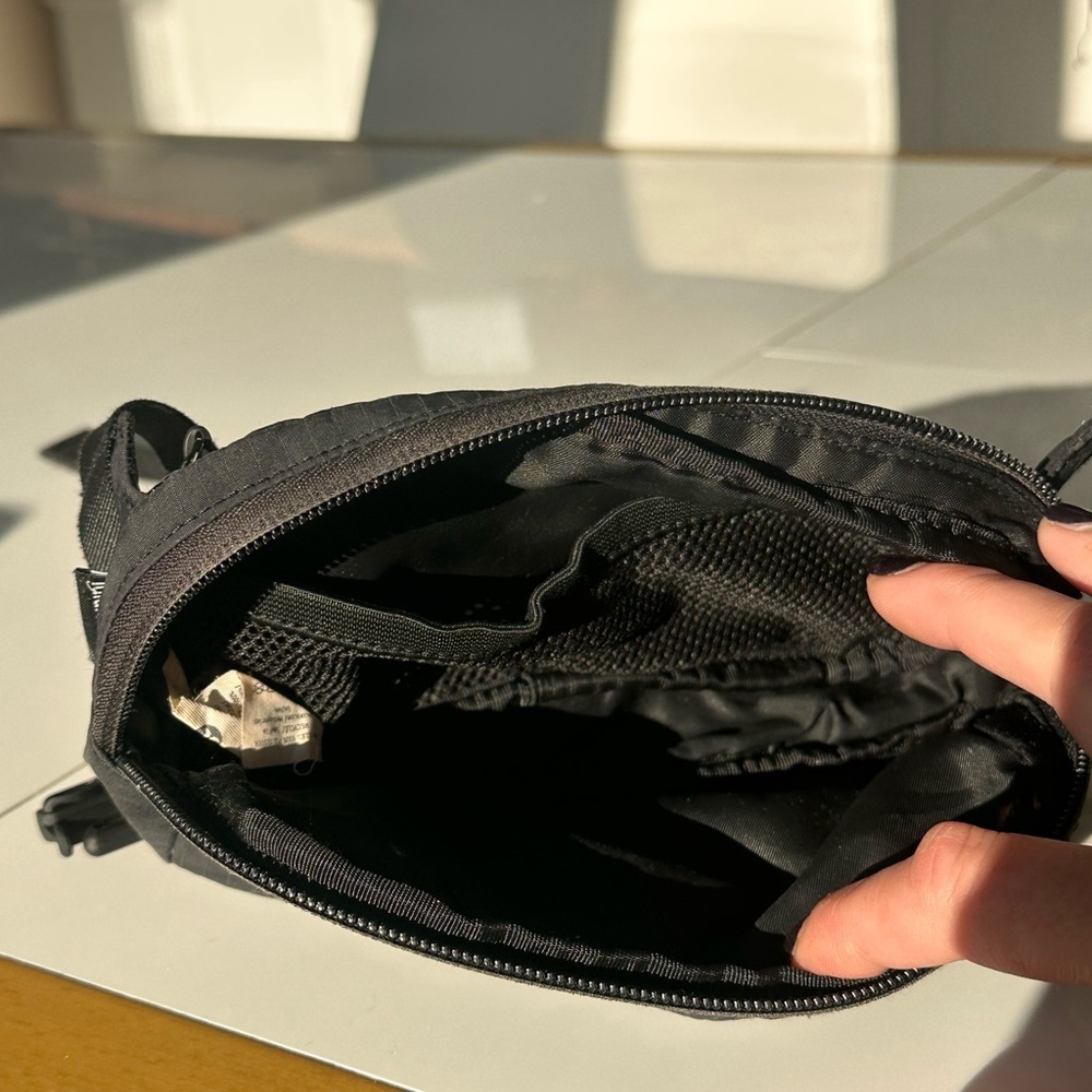 lululemon athletica everyday belt bag mini - Picture 5 of 7